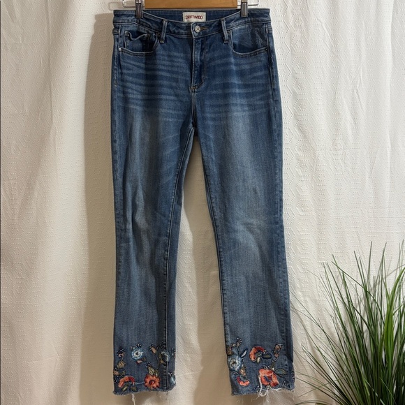 Driftwood Dark Wash Colette Embroidered Jeans - Picture 3 of 11